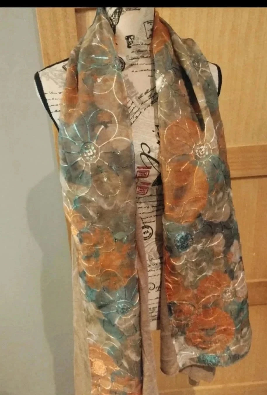 Long châle moitié fleuri à sequins, moitié marron, mohair/acrylique
